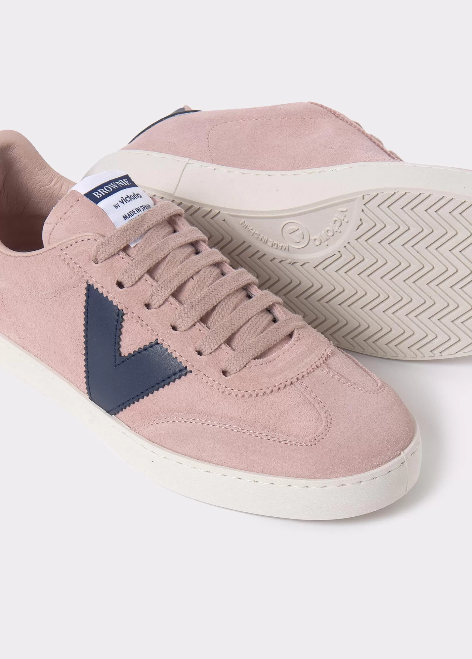 bamba_rosa_piel_colaboracin_con_victoria_2.webp Brownie Bamba rosa piel colaboración con Victoria