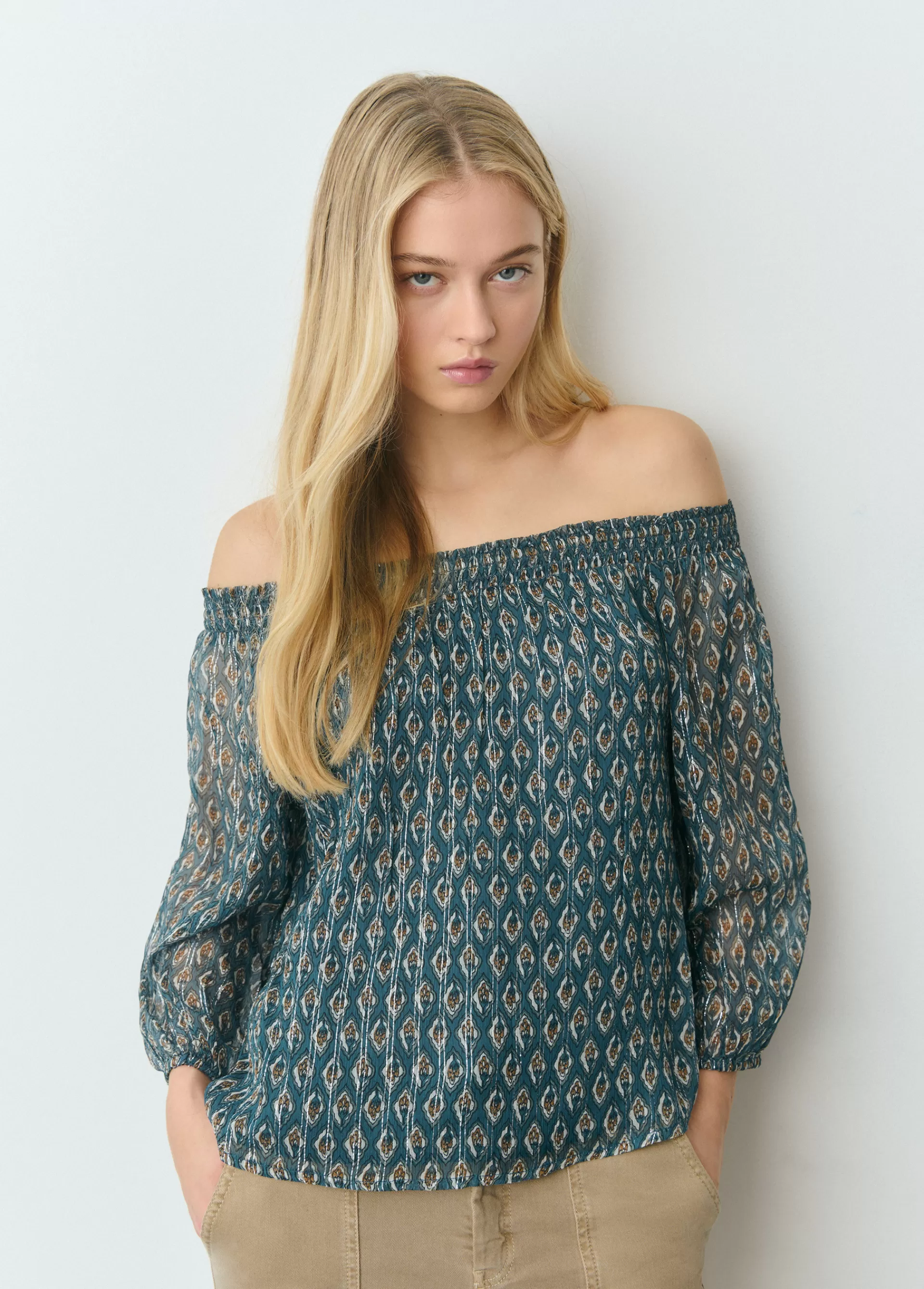 blusa_offshoulder_sello_indio_brillo_3.webp Brownie Blusa offshoulder sello indio brillo