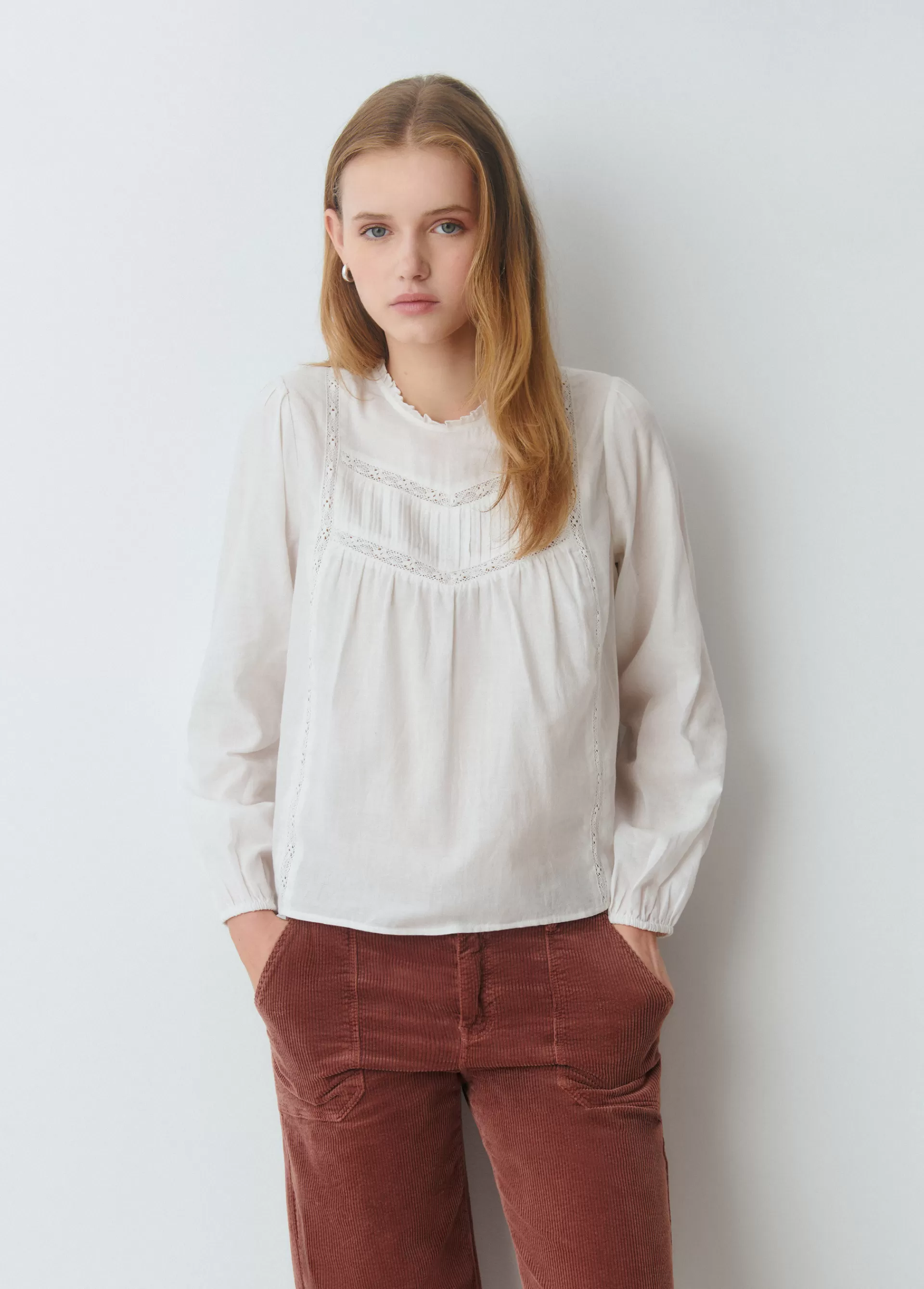 blusa_romntica_puntillas_3.webp Brownie Blusa romántica puntillas