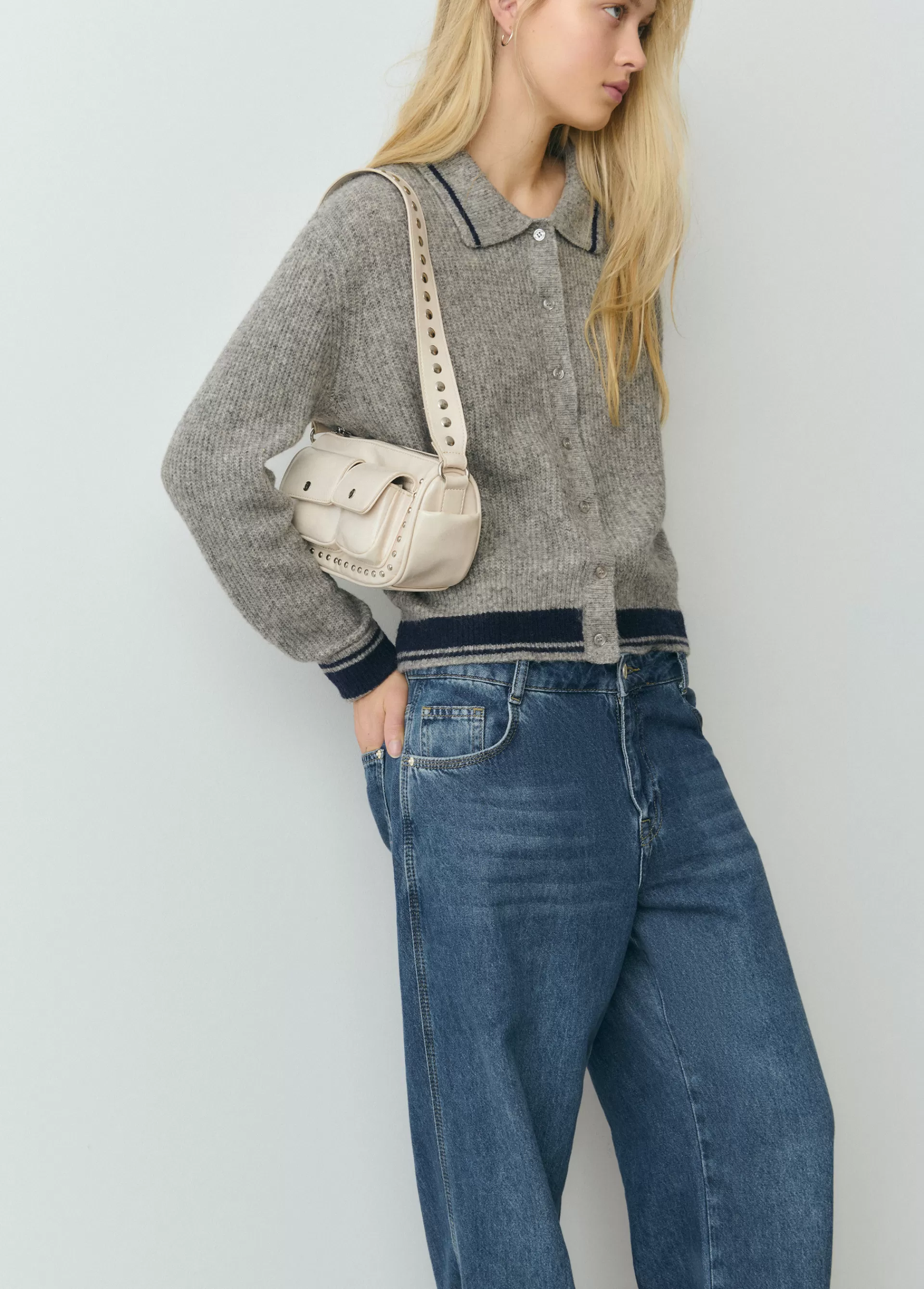 bolso_hombro_solapa_con_bolsillos_2.webp Brownie Bolso hombro solapa con bolsillos