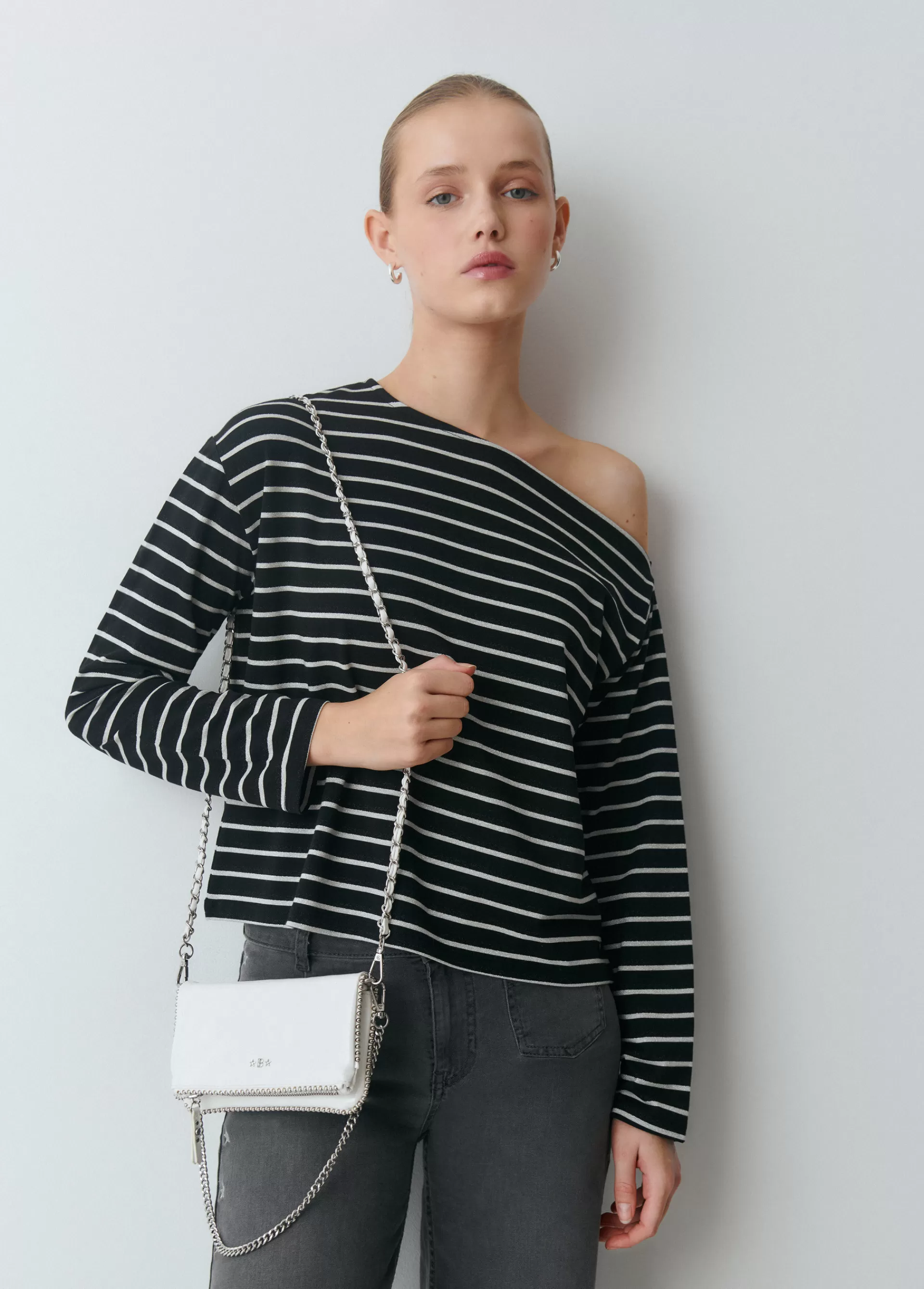 bolso_mini_solapa_bolitas_2.webp Brownie Bolso mini solapa bolitas