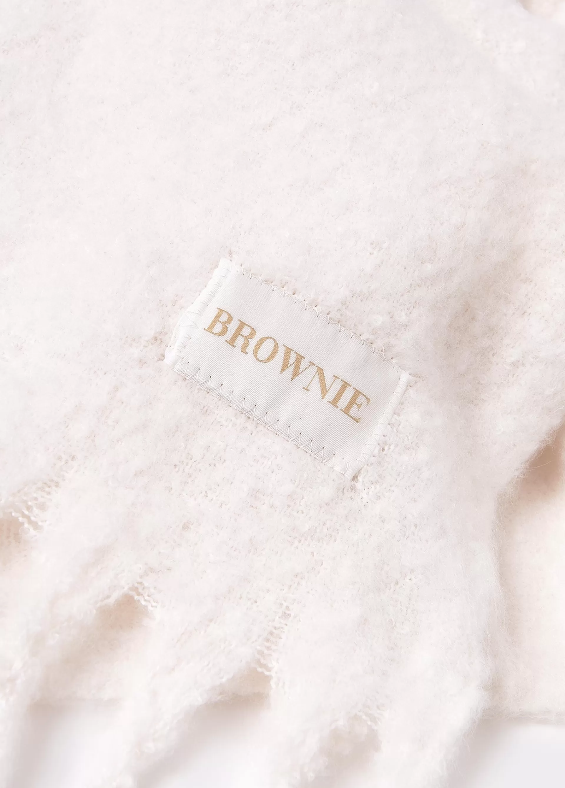 bufanda_gruesa_lisa_flecos_3.webp Brownie Bufanda gruesa lisa flecos