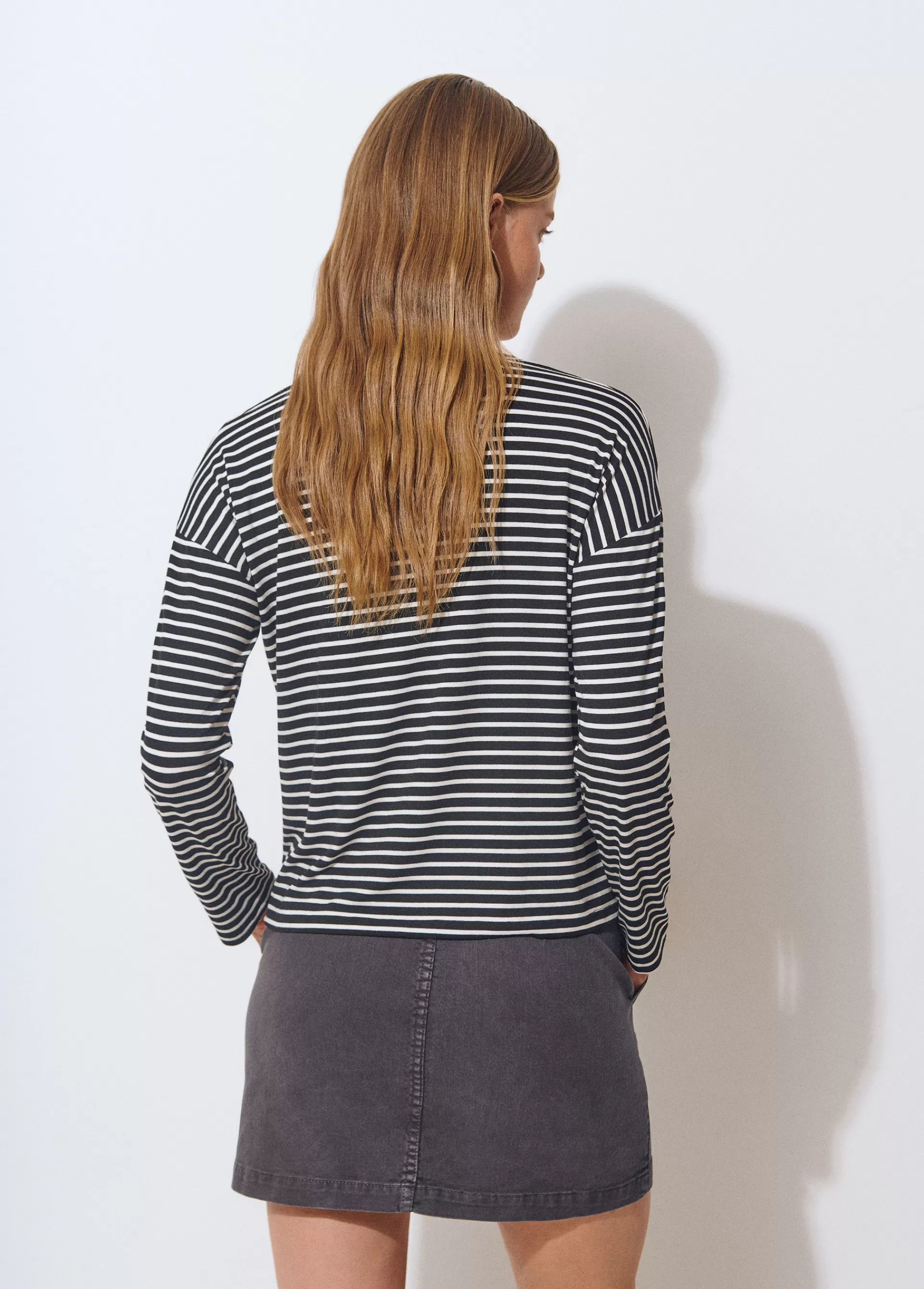 camiseta_manga_larga_raya_tejida_3.webp Brownie Camiseta manga larga raya tejida