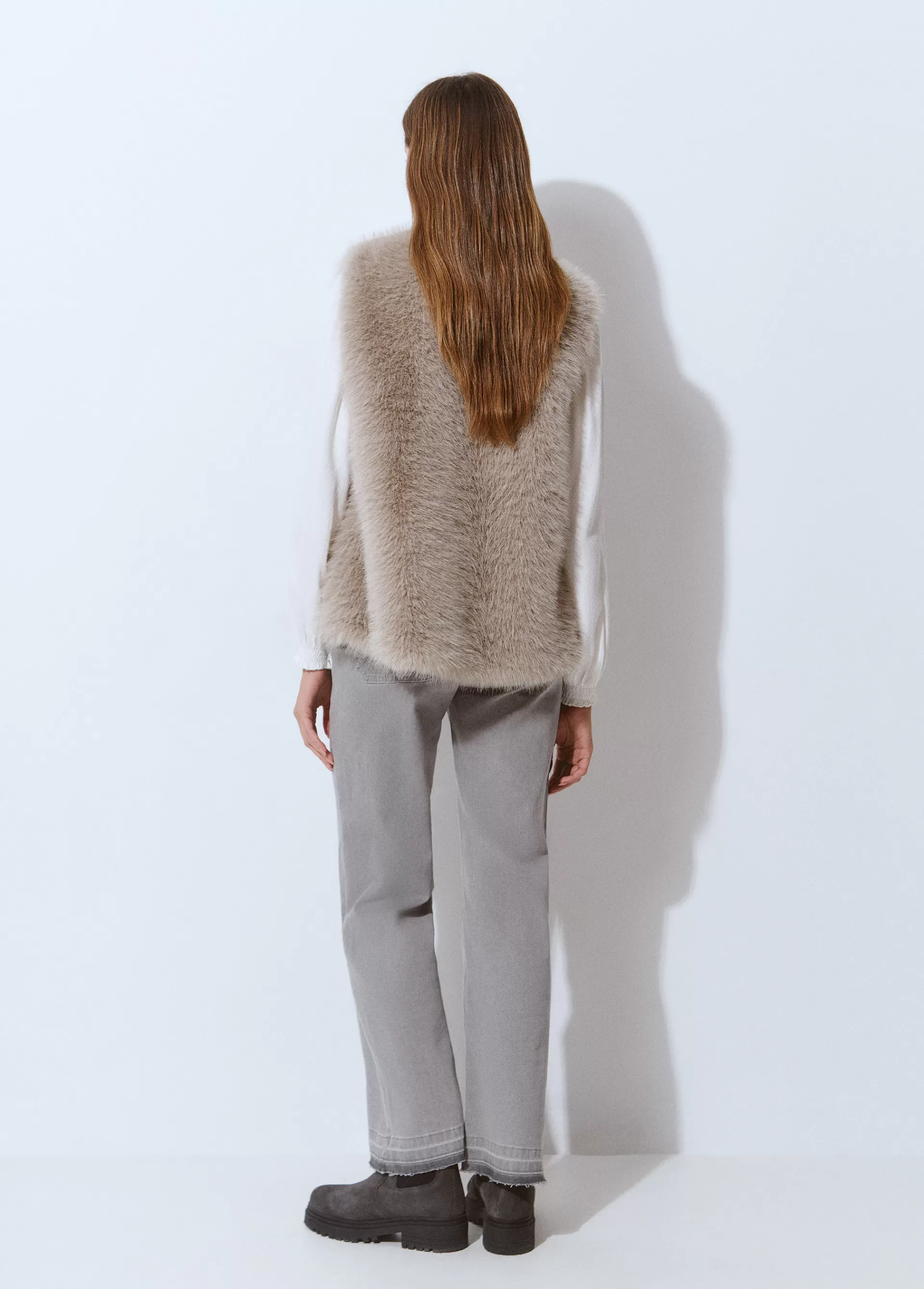 chaleco_efecto_pelo_3-1.webp Brownie Chaleco efecto pelo