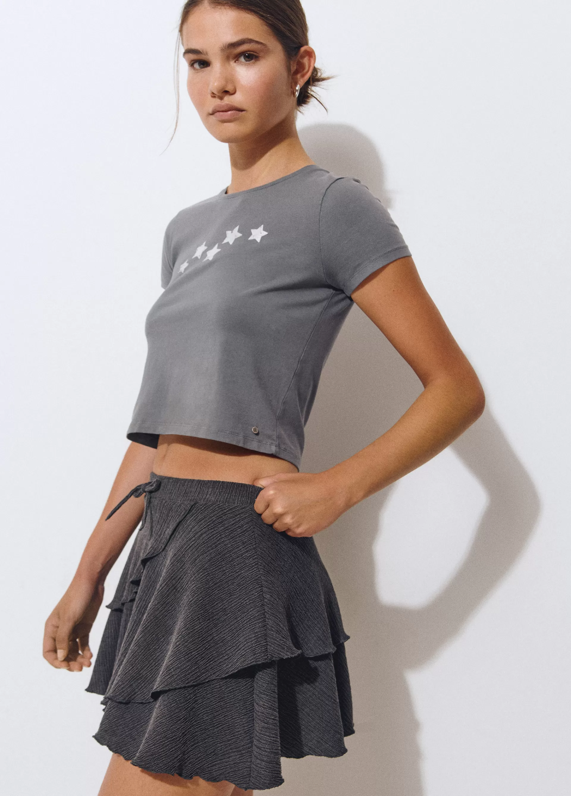 falda_corta_volantes_tejido_estructura_2.webp Brownie Falda corta volantes tejido estructura