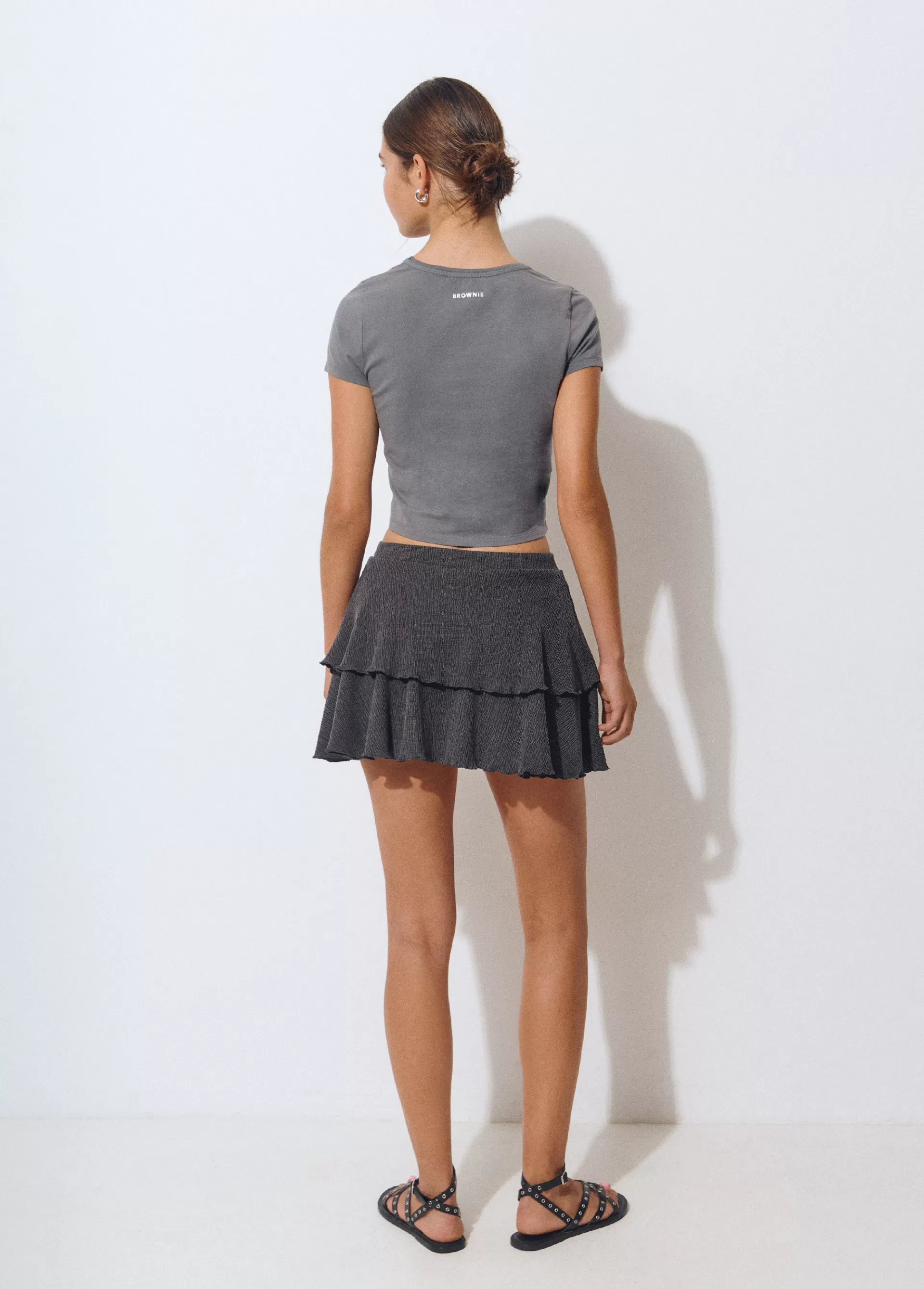 falda_corta_volantes_tejido_estructura_4.webp Brownie Falda corta volantes tejido estructura