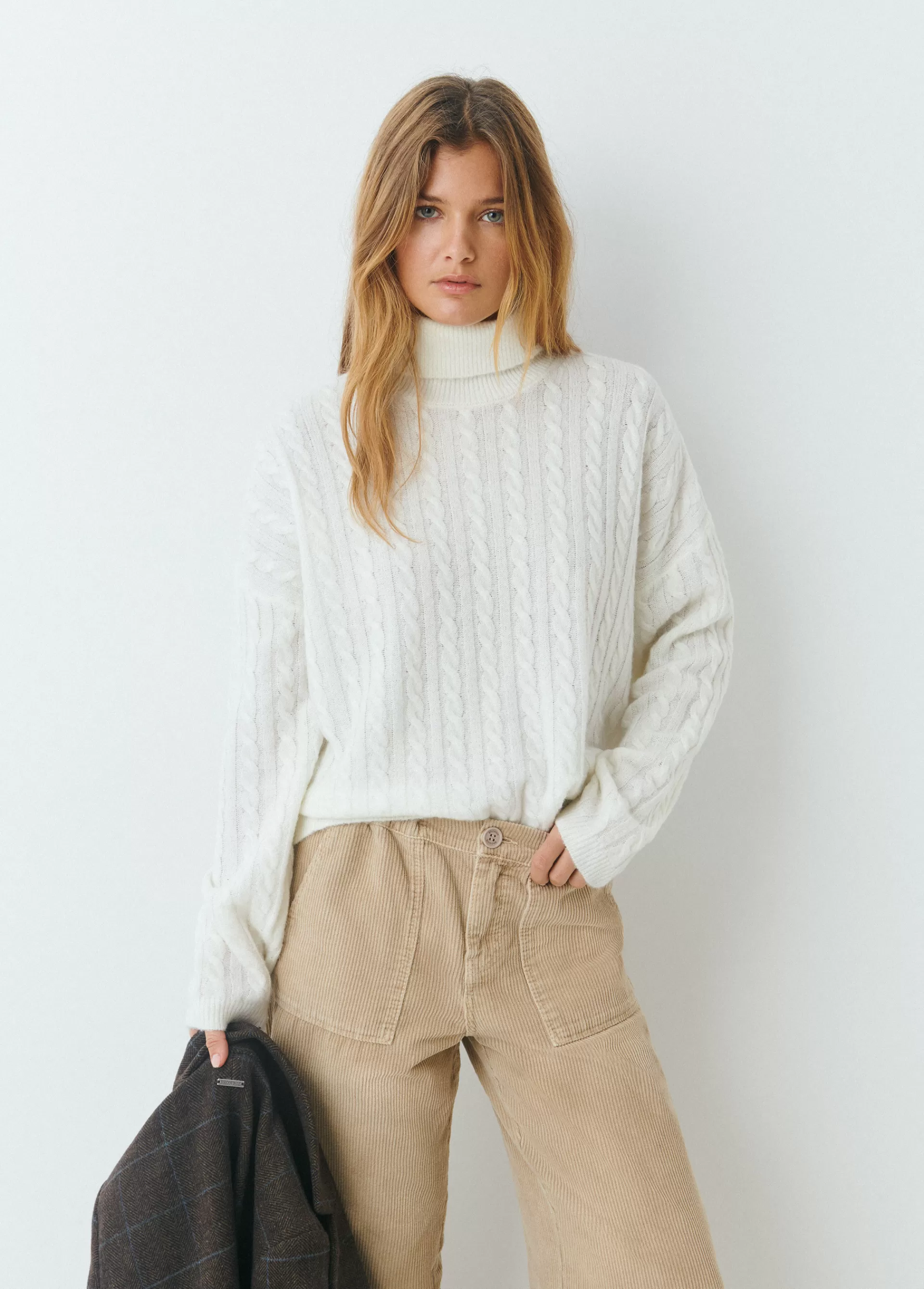 jersey_cuello_alto_trenzas_2.webp Brownie Jersey cuello alto trenzas