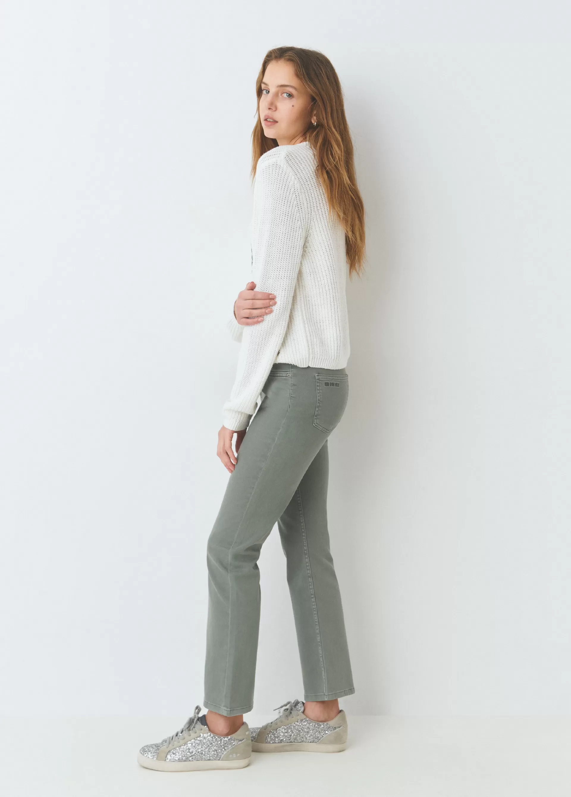 pantaln_flare_cropped_botones_2.webp Brownie Pantalón flare cropped botones