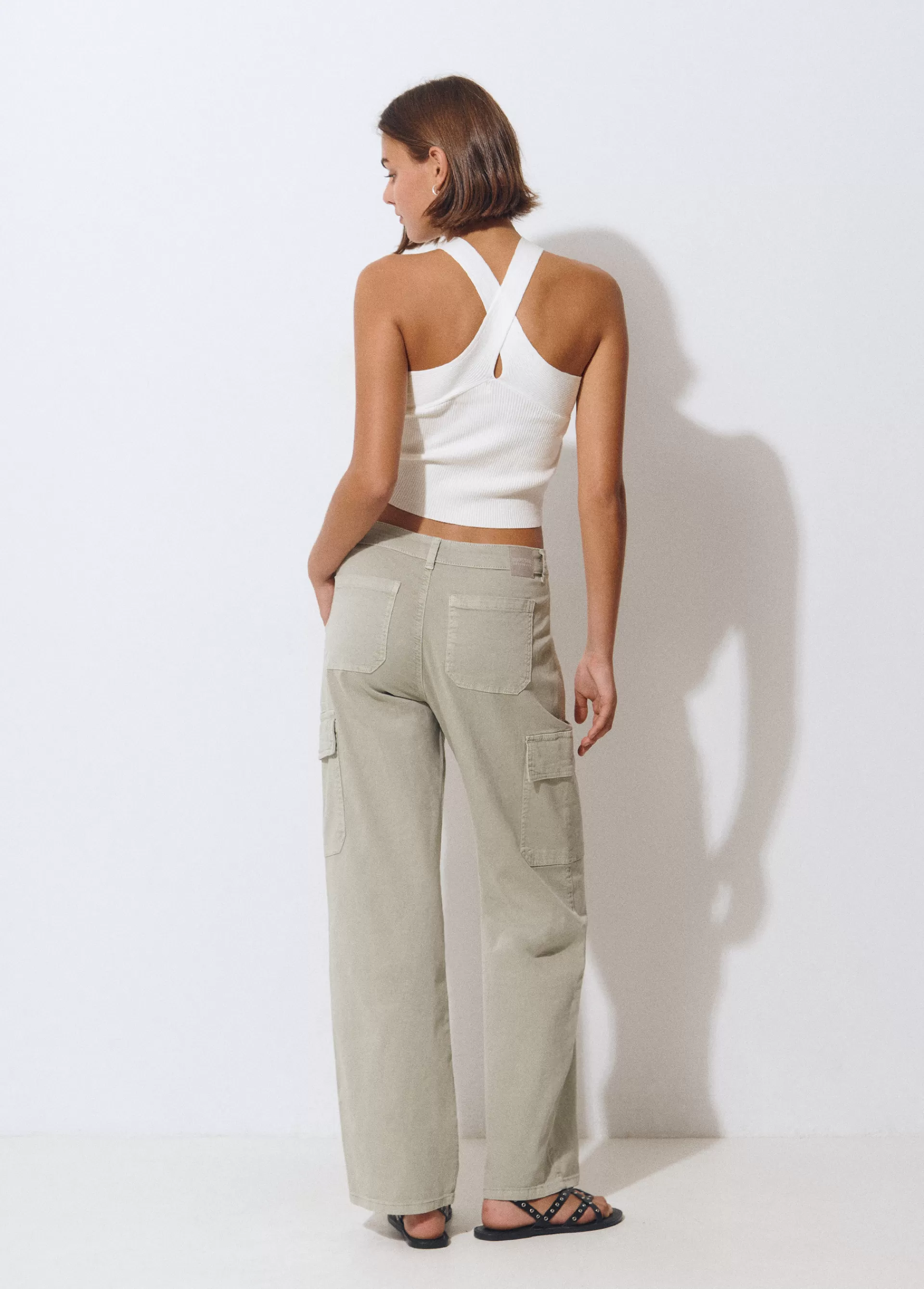 pantaln_recto_cargo_3.webp Brownie Pantalón recto cargo